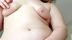 curvy swedish agnes rose fingers squirts wet pussy