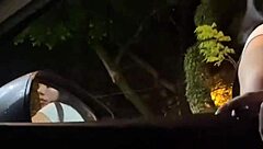 tragándome la verga gorda de un desconocido en plena vía pública