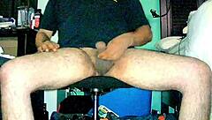 Ezsosa Flashes Her Plump Curves in Solo Exhibition