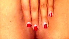 mi putita se masturba con su coño sexy y grande me vuelve loco de deseo