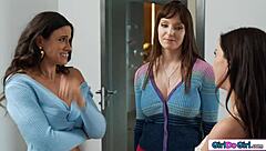 MILF PETITE FACE SITTING OLD YOUNG LICK!