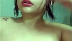 Curvy Colombian cutie demos sexy blowjob on toy lips