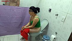 madrasta BANHEIRO CURTAIN peeks STEPDAD bath BIG COCK tease