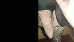 my girlfriend blindfolds me for own pee taste