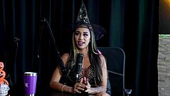 exibicionista revela lugares pra transar em lingerie halloween casal swingers