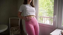 yoga pants cameltoe tease intrigue