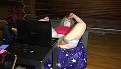 Auntie in stockings teases her juicy curves ass and feet on cam