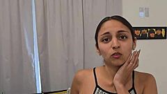 mi vecina me folla duro en cowgirl por ayuda