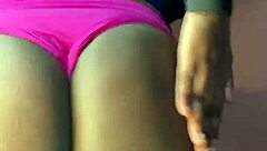 oh damn check out this ebony webcam ass shaking and gaping wide!