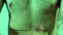 Batendo uma e fumando um pra relaxar