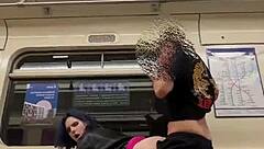 地铁车厢公共性爱户外口交