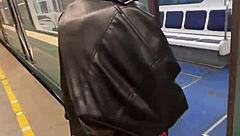 地铁车厢公共性爱户外口交