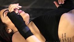 Female Tourist Discovers Taxi Tradition with Oral and Cumshot