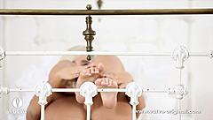 girl with sexy ass dancing