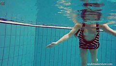 Nina Mohnatka smokes hotly by the pool!