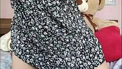 the model is happy when a fan requests exclusive paid content of leak