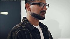 Creepy repairman visits freshly divorced milf Sovereign Syre.