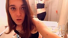 Tranny in Leggings Loves Intense Sucking on Her Knees
