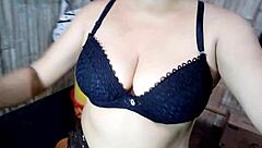 Baile en honor a la fiesta navideña escribeme para coordinar una follada conmigo