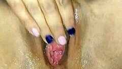 i'm pleasuring myself and making a mess on the bed