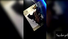 mi padrastro me trajo a un motel para una cogida express