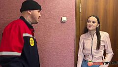 Pussy Tip to Pizza Delivery Boy