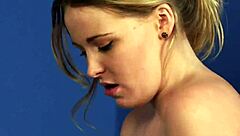 Wicked hottie swallows cum in blowbang 😈