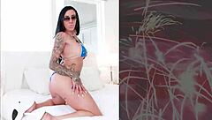 Austin Lynn's big ass bounces as she gives a POV blowjob