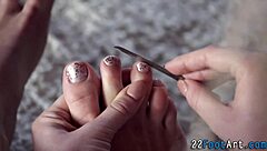 Footjob babe gets licked in high definition scene