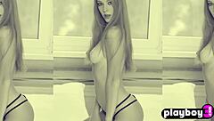 Sexy Babes Pose in Bikinis!