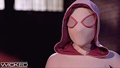 i watched spideypool where spiderman enjoys gwen stacy in costumes
