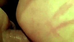 Muchacha entrega el culo a su padrastro pero el es muy salvaje con ella