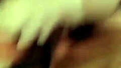 Muchacha entrega el culo a su padrastro pero el es muy salvaje con ella