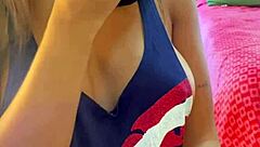 I LOVE BEING ACTIVE IN BED CRAZY TO SUCK A NEIGHBOR