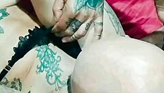 couple licks pussy in oral sex