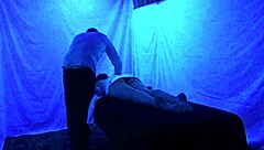 gigi breeze blacklight massage session