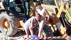 I, the twink, give blowjob before bareback sexs with anotha twink outside