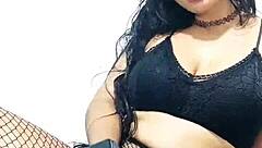 Arrecha latina te seduce hasta llegar al orgasmo