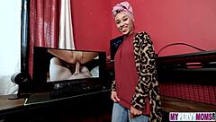 cali lee helps with mastering masturbation techniques in colombian session