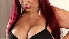 Thrilling group squirting with mature ass