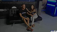 lina jones and victor bloom star in this latina european spanish production