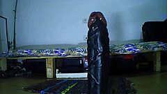 Hey, using the small one again to keep things open for anal play.