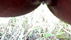 DESHI AUNTI KHETME MUT RAHI THI, USNE MUJHE DEKHA AUR BOLI CHODNE KA MAN KAR RAHA HAI!!