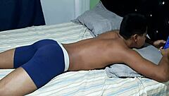 La Señora Del Servicio Me Hace Un Masaje Relajante Con Final Feliz