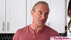 i bet your dad eats pussy well, xxlayna marie says