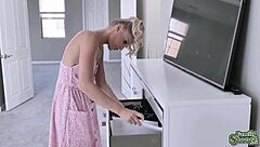 September Reign catches Emma Hix fucking husband!