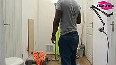 Behind the scenes with cute babe at photo shoot