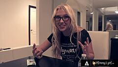 Hot blonde enjoys prom night with stepmom behind scenes