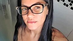 after cumming with finger, i took a relaxing bath, pussy felt swollen and delicious