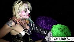 i feel harley quinn's cosplay pussy getting fucked hard by joker